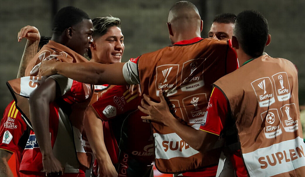 ¡El tremendo golazo de Guillermo Paiva en Colombia!