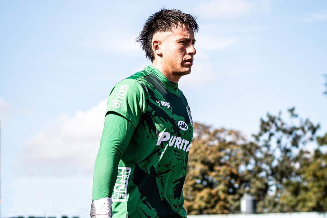 Uno de los porteros más destacados de Uruguay está en la mira de Olimpia