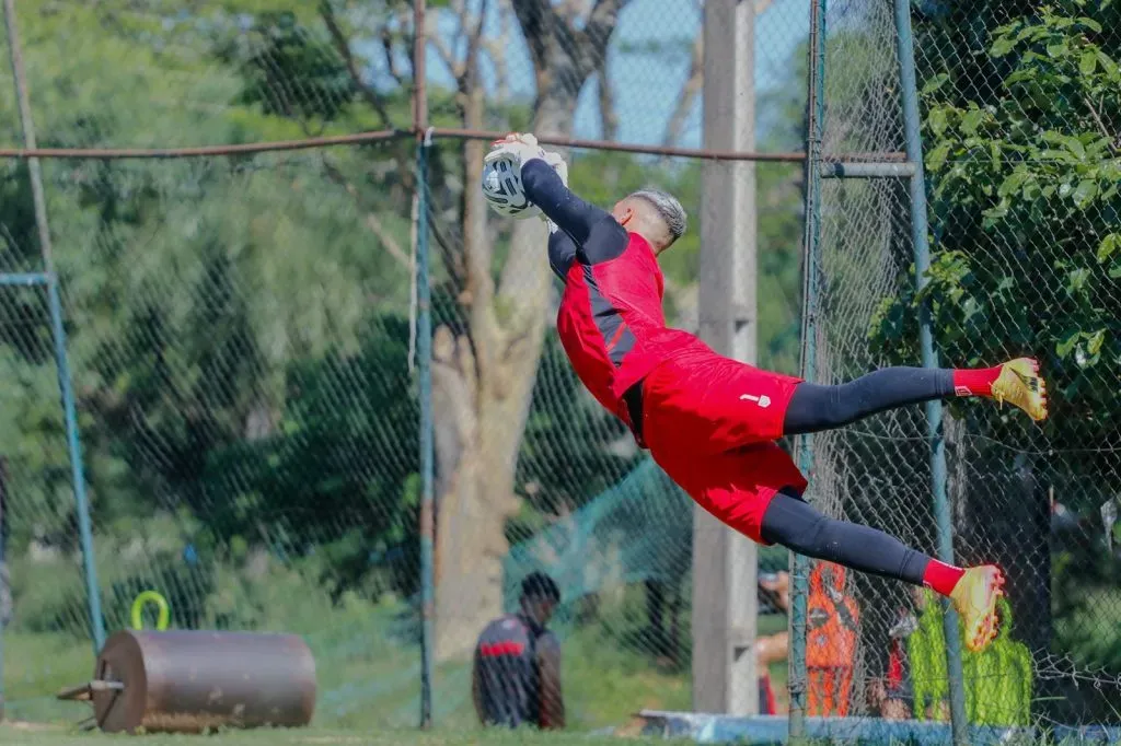 Tiene ofertas de Argentina, pero quiere quedarse en el fútbol paraguayo