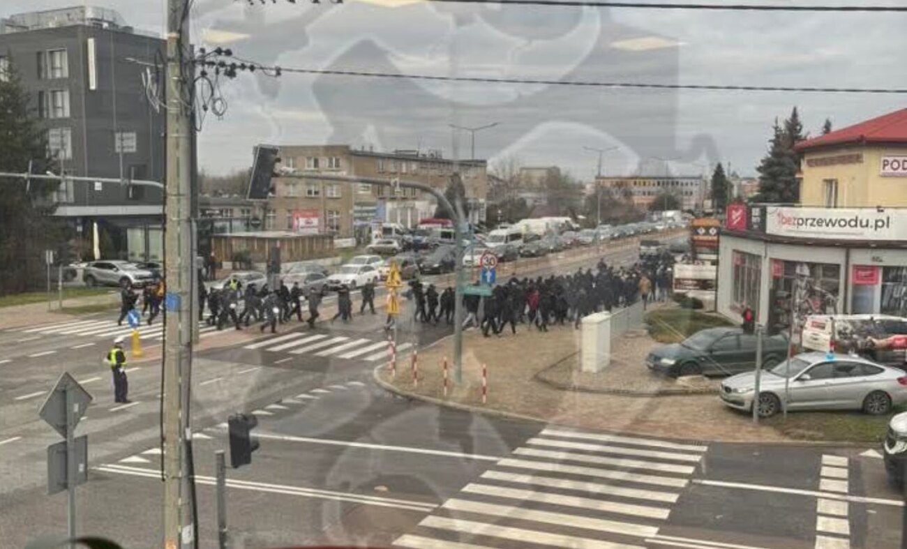 Tres hinchas del Rayo hospitalizados tras ataque a dos autocares en Polonia