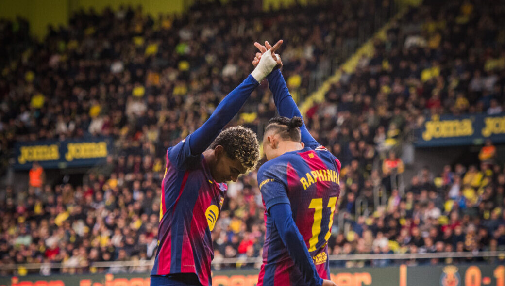 El Barça vence al Villarreal y mantiene a distancia al Real Madrid