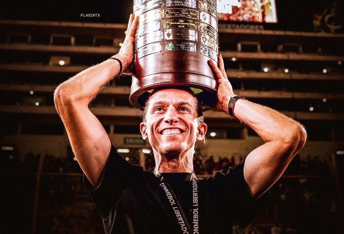 Flamengo renueva contrato de Filipe Luís por dos temporadas más