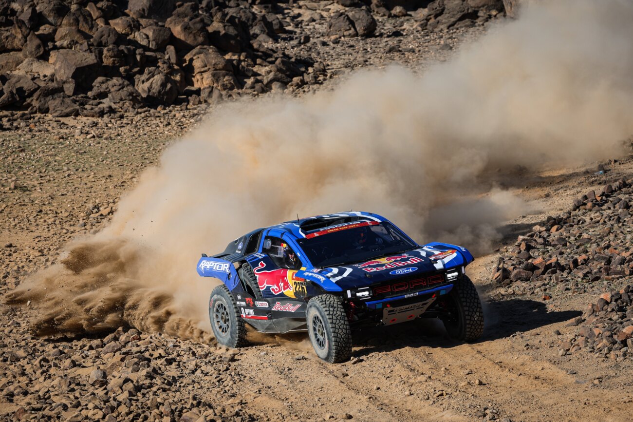 Ekström gana el prólogo del Rally Dakar en coches, Canet en motos