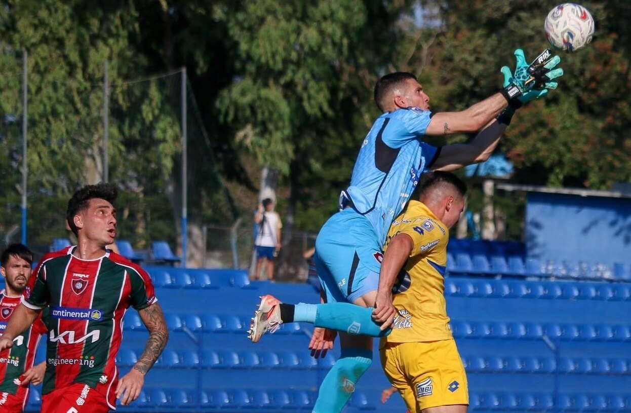 Cerro Porteño consultó la situación de un joven arquero argentino