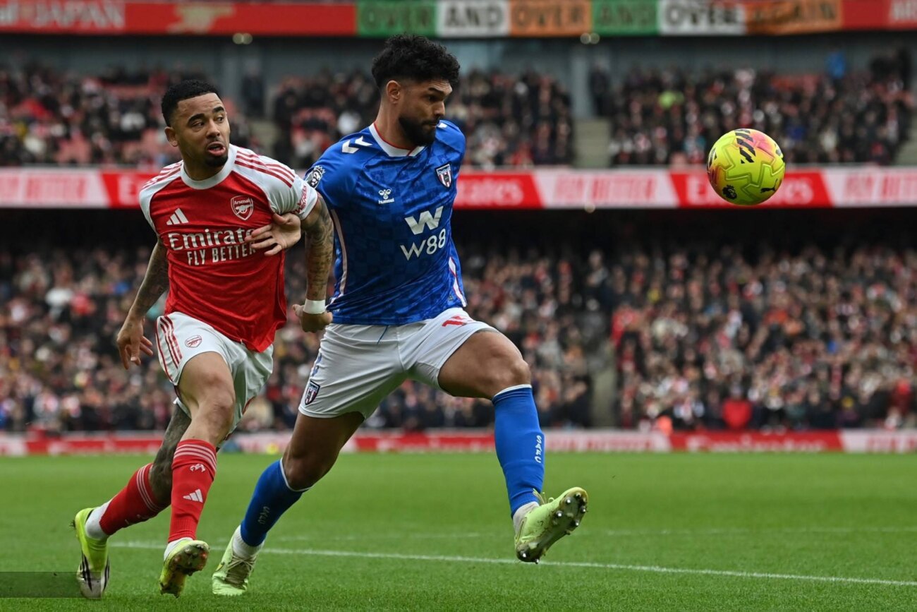 Con Alderete en cancha, Sunderland sufre goleada ante el líder Arsenal