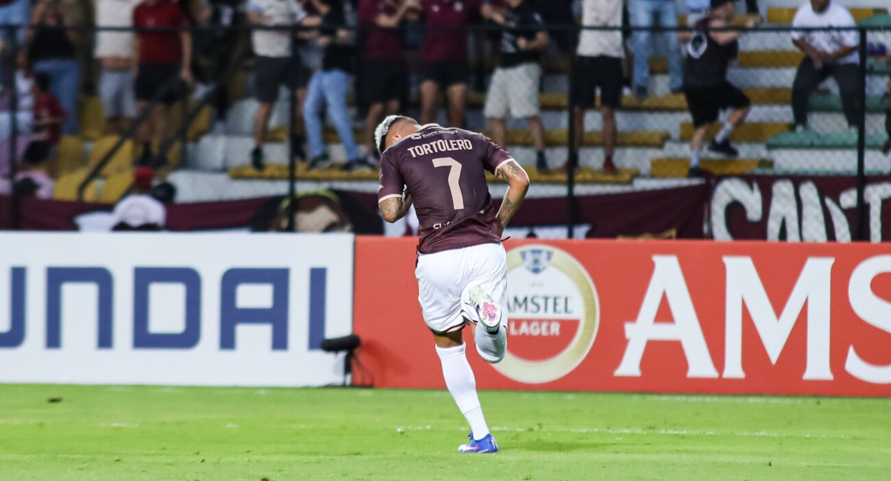 Carabobo toma ventaja mínima en su serie