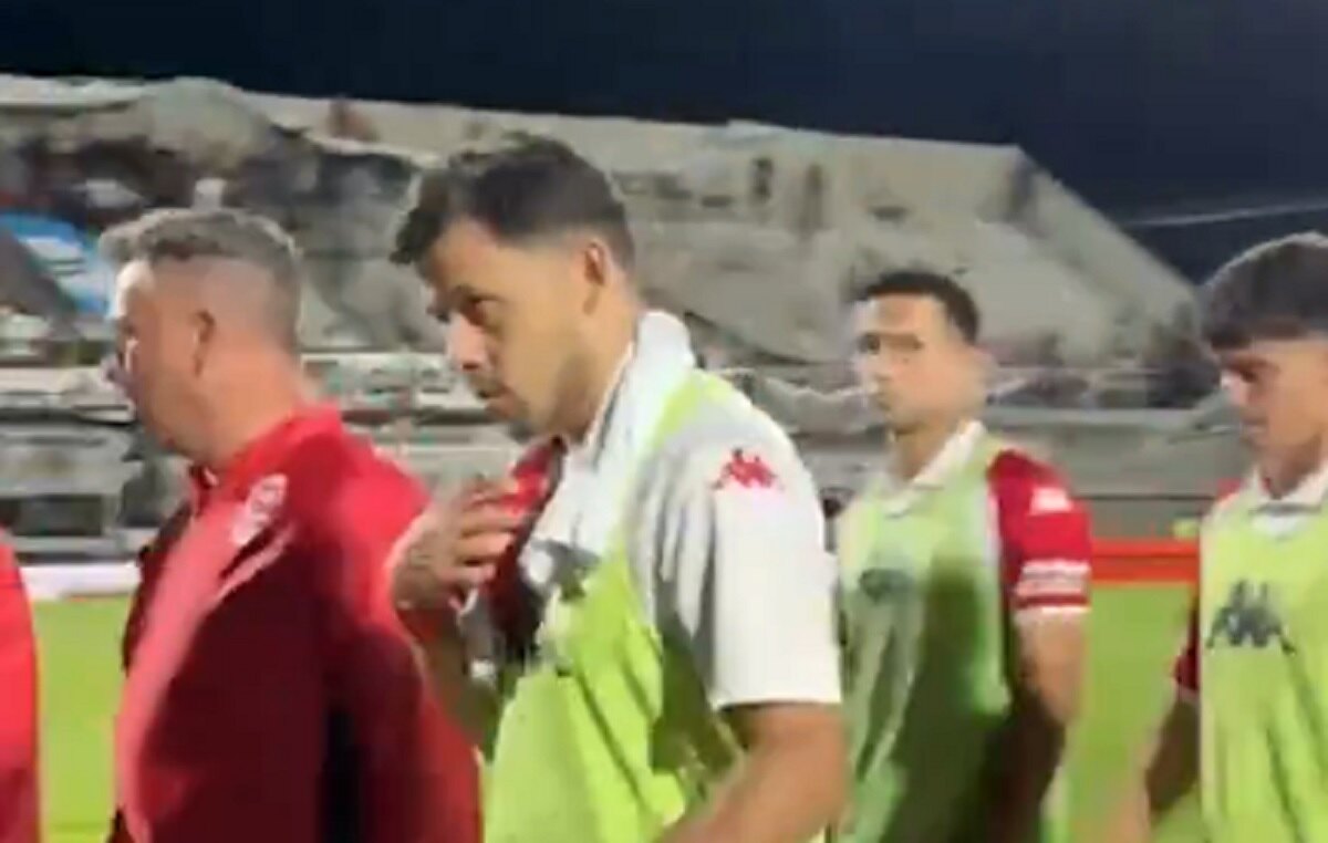 Todavía ni debuta y ya tuvo su primer roce con la hinchada rival