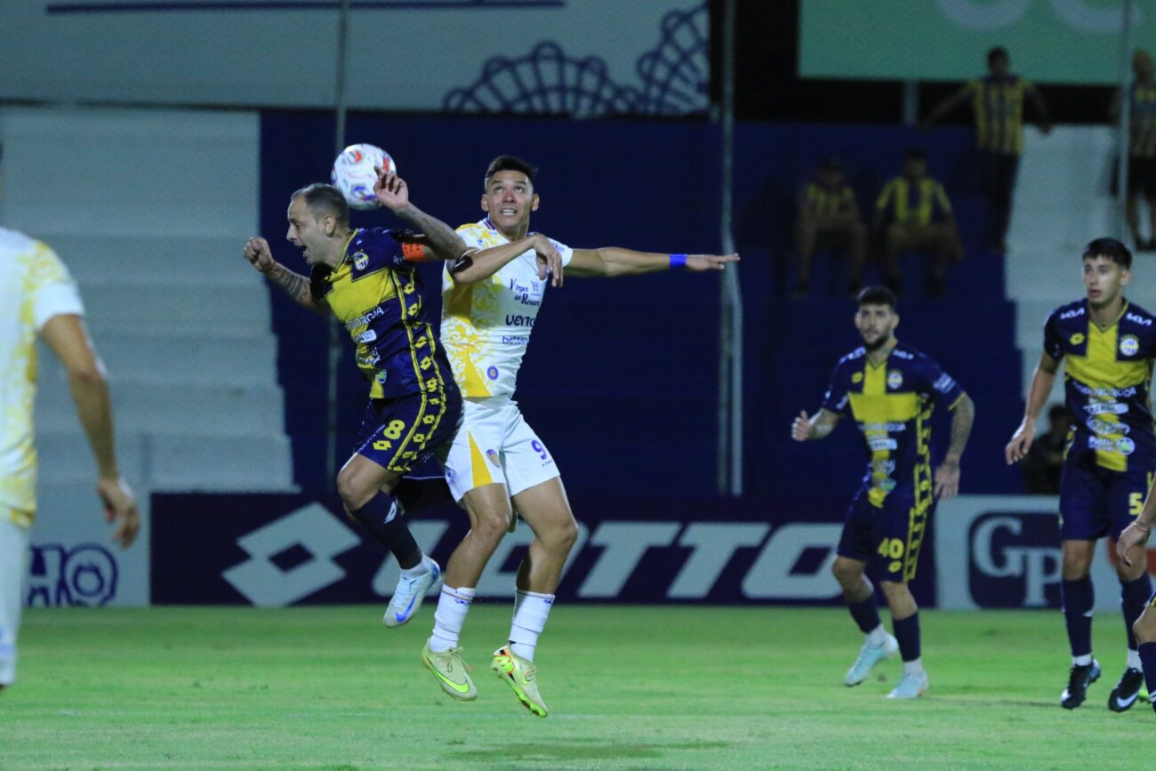 Los goles llegaron sobre el final, pero Trinidense y Luqueño se repartieron puntos