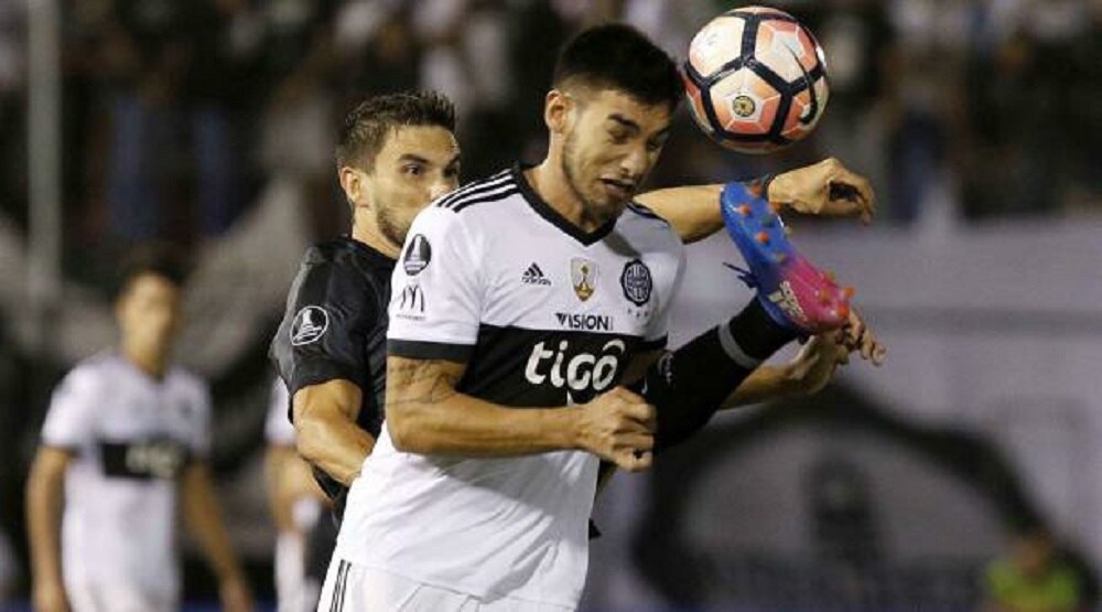 Presentado en dos clubes con un mes de diferencia: el motivo