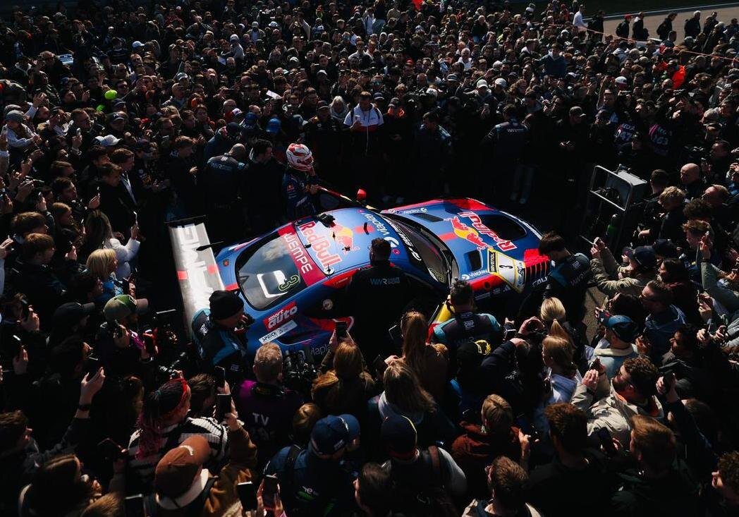 Verstappen se impone en Nürburgring en su incursión en resistencia