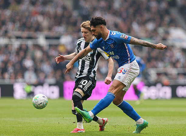 El Sunderland de Alderete gana el clásico más pasional de visitante