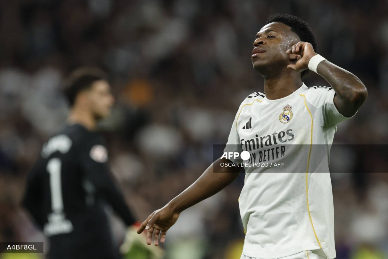 Vinícius mantiene al Real Madrid al acecho del Barça