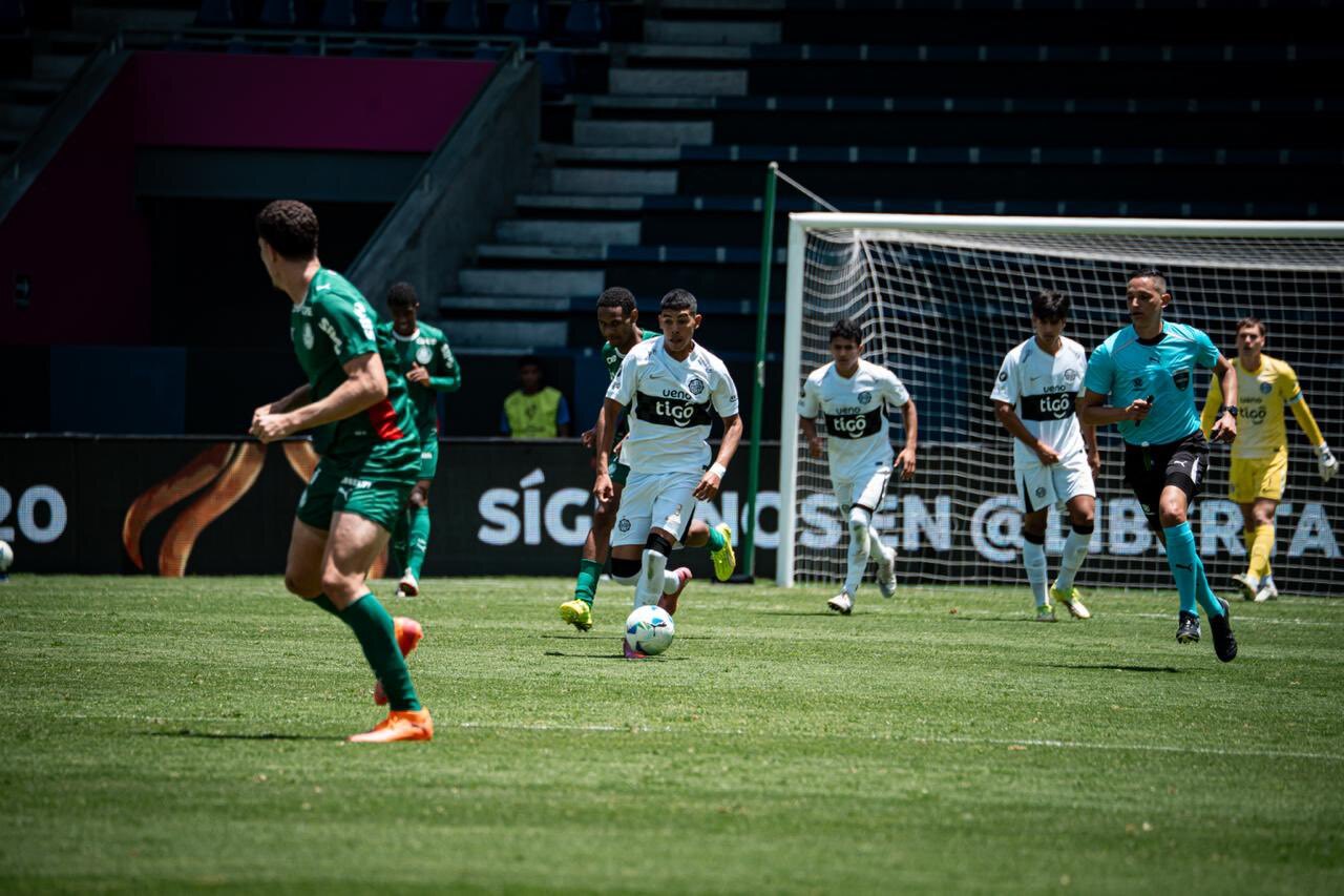 "Coto" Nogués, orgulloso de la cantera franjeada tras una buena Copa Libertadores
