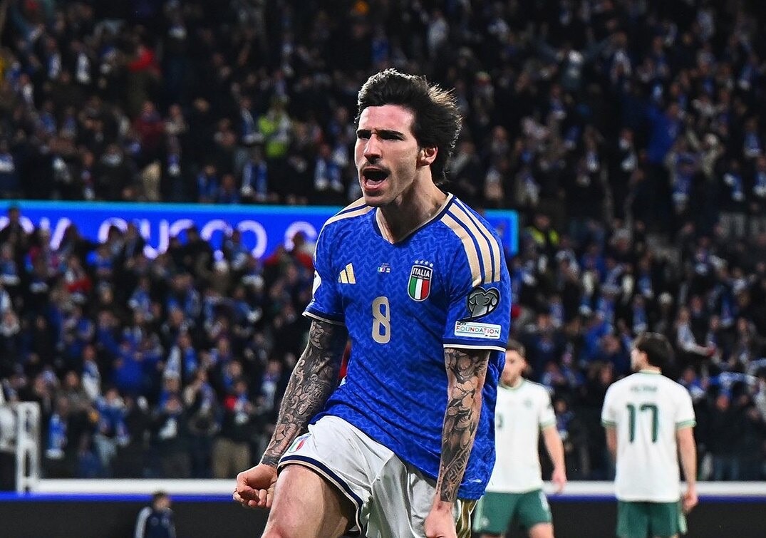 Italia continúa en carrera por volver al Mundial