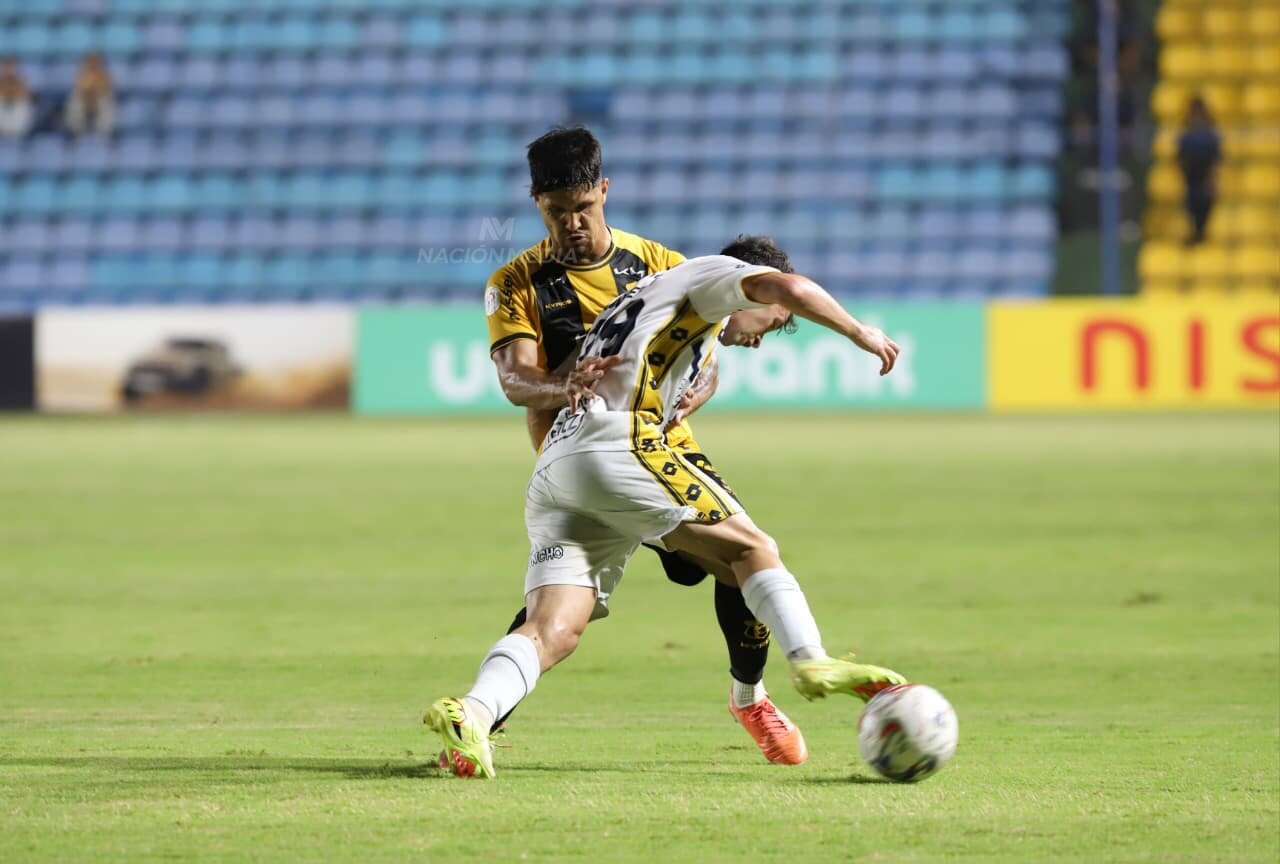 Un aburrido empate sin goles entre Guaraní y Trinidense cierra la fecha 13