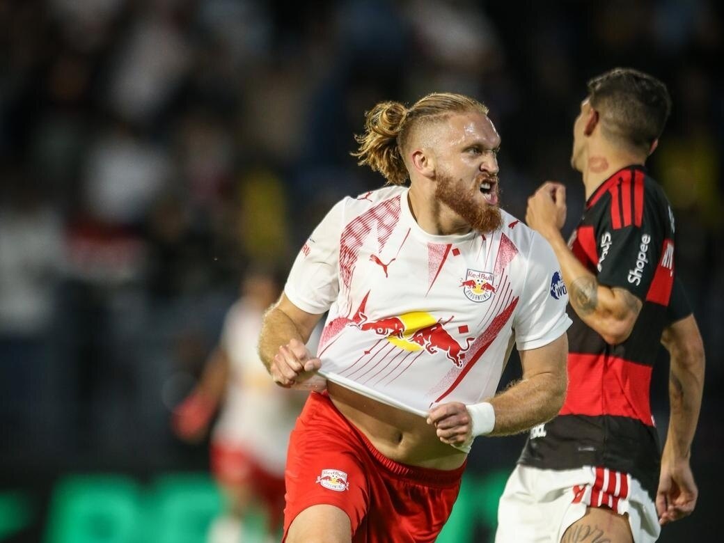 Bragantino golea a Flamengo e Isidro Pitta se luce con un golazo