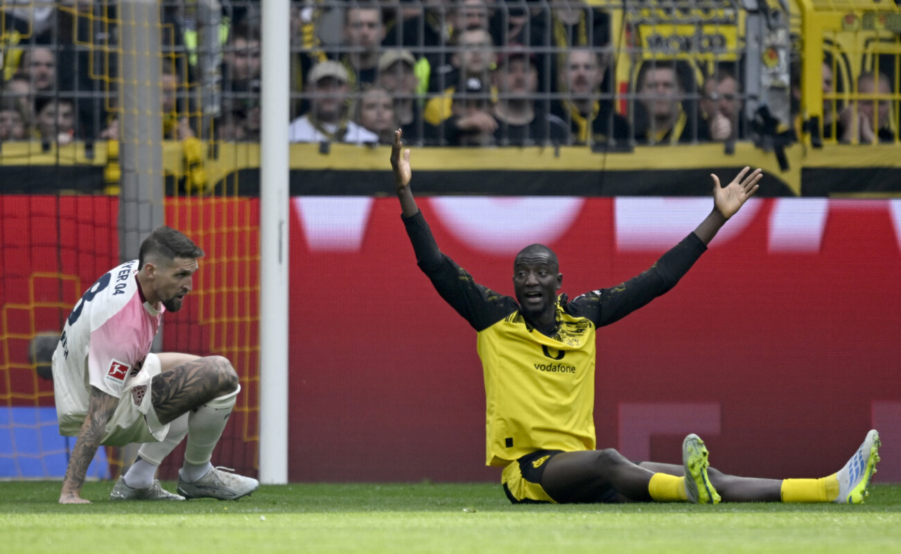 Dortmund sirve en bandeja la Bundesliga al Bayern