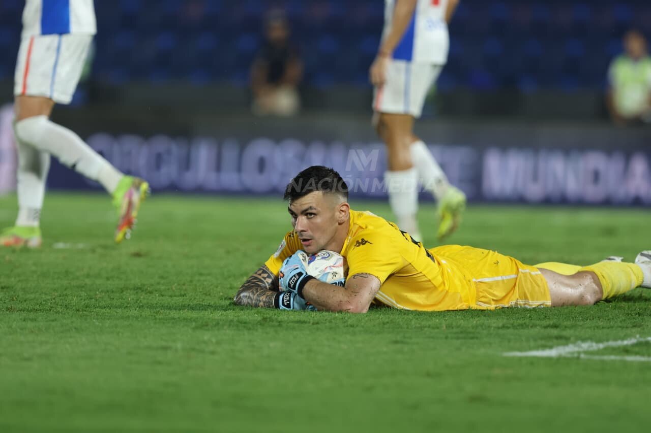 La descomunal noche de "Kili" Rojas ante Cerro Porteño