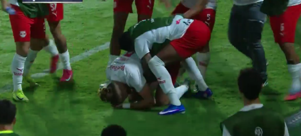 ¡Insólito! Pitta anota el gol de la victoria en el último minuto y liga ...
