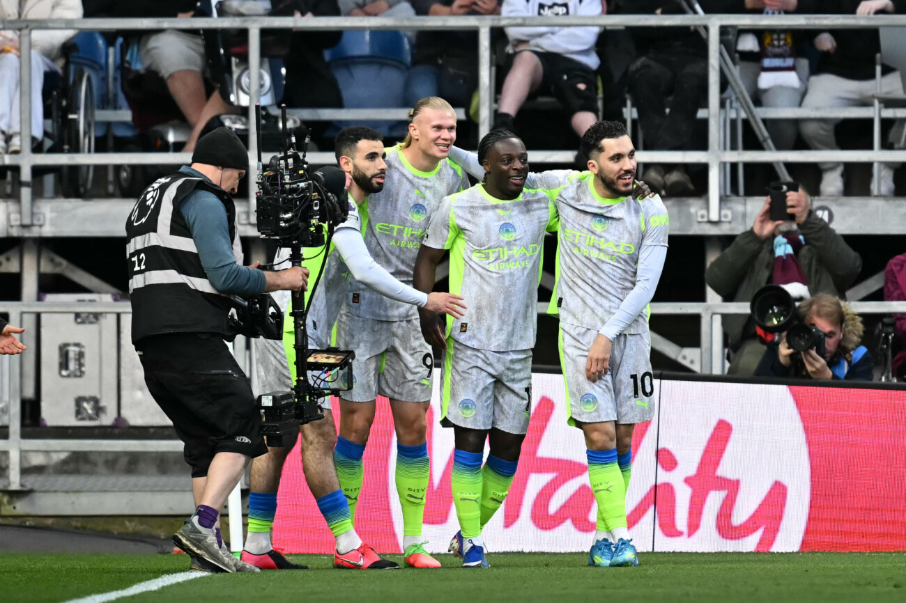Manchester City es líder de la Premier tras ganar al Burnley, que desciende