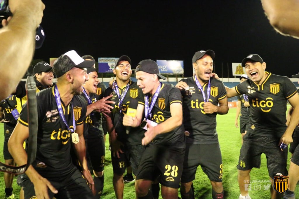 Un multicampeón del fútbol paraguayo colgó los botines