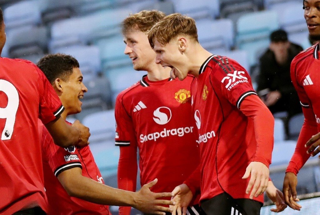 Diego León fue titular y el Manchester United pasa a la final de la Premier 2