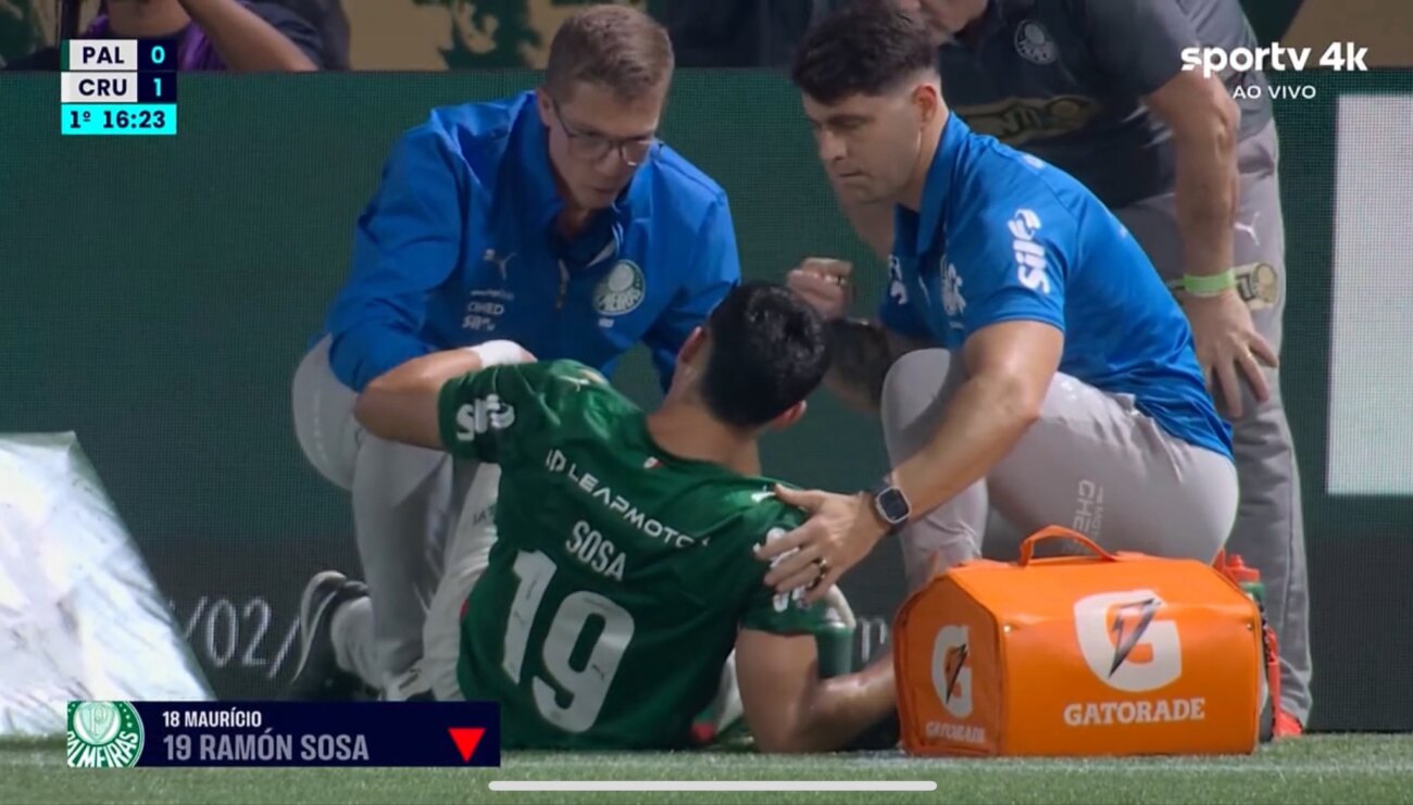 Ramón Sosa sale lesionado y enciende las alarmas en la Albirroja