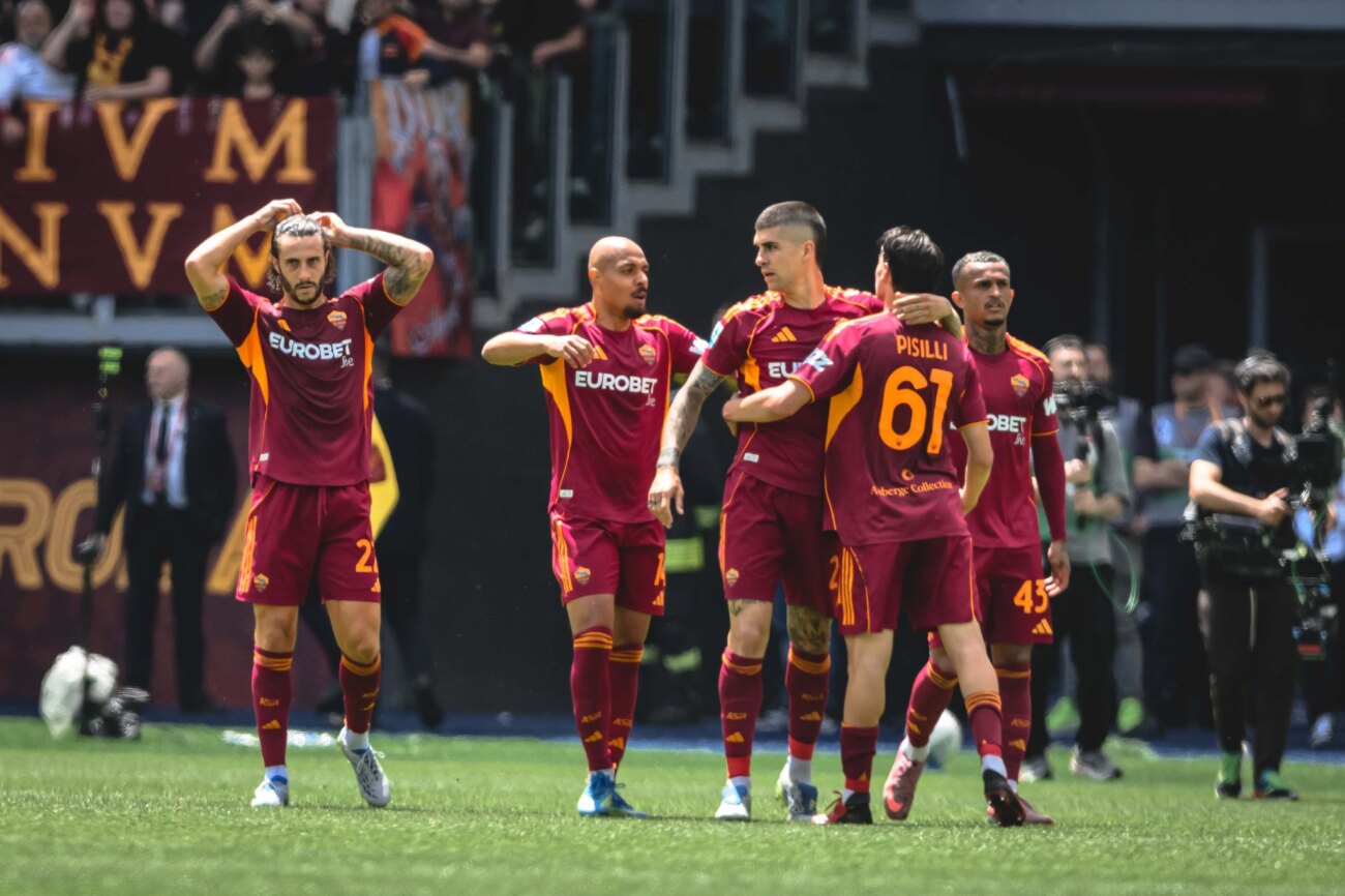 Roma y Milan se acercan a la Champions a costa de la Juventus