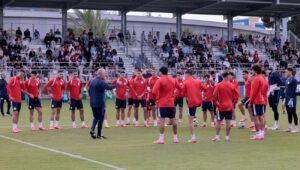 ¡Cambió el panorama! Alfaro quiere velocidad y dos jugadores pujan por reemplazar a Enciso