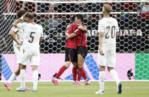 Corea del Sur derrota a República Checa para cerrar la primera fecha del Grupo A