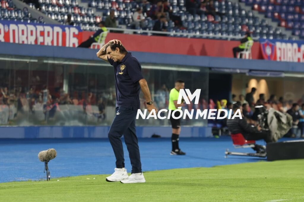 Gustavo Costas prioriza la Copa Paraguay tras el duro golpe de Cerro Porteño ante 2 de Mayo