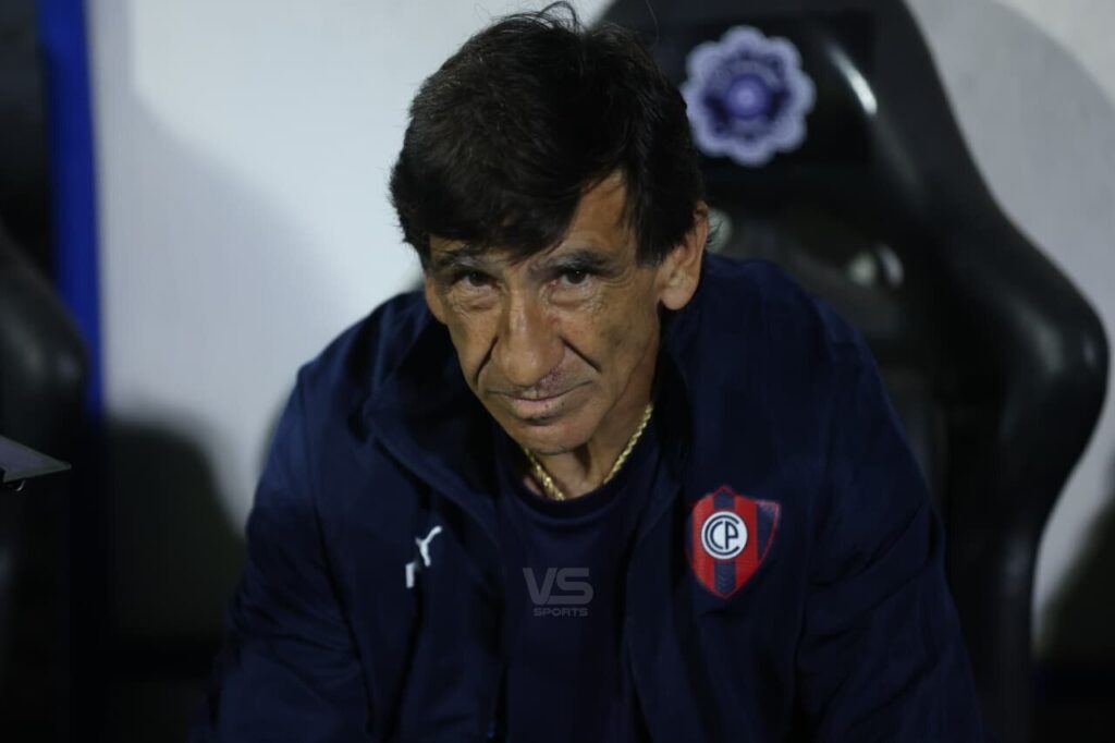 Gustavo Costas analiza la situación del plantel de Cerro Porteño